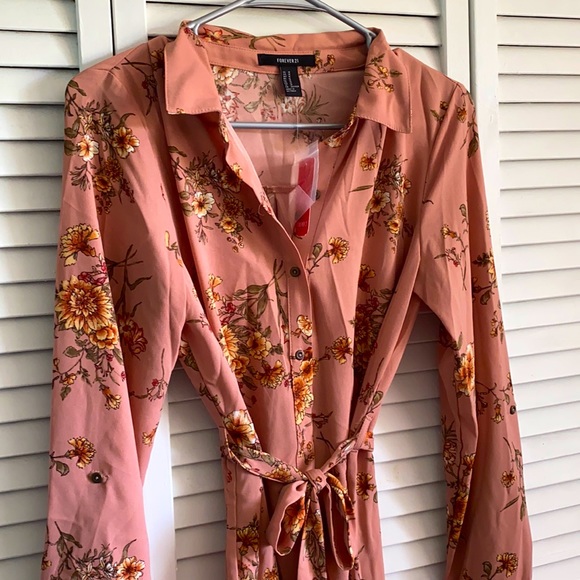 Forever 21 Dresses & Skirts - NWT Forever 21 Mauve Floral Button Dress w/Tie